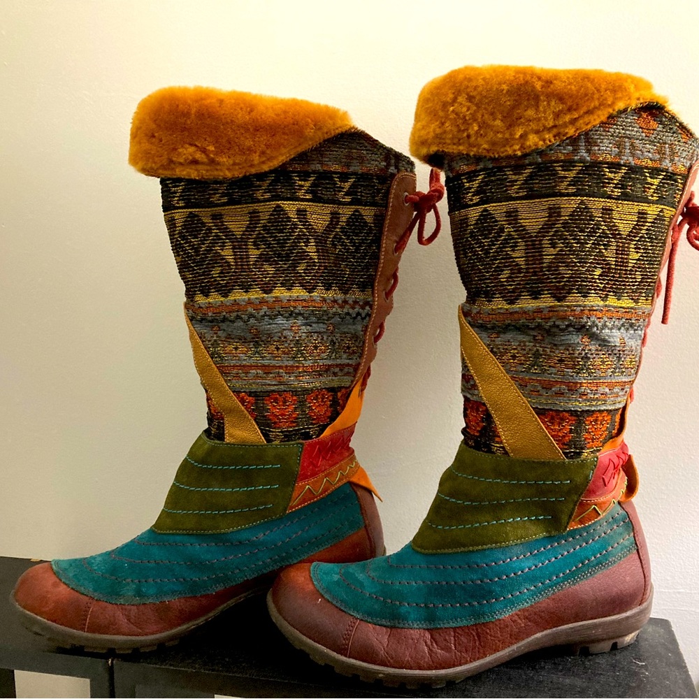 Bohemian style boot in multi fabric and leather